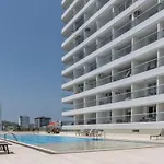 CB Lujoso Apartasuit -Vista al mar-linda piscina-cerca al Aeropuerto