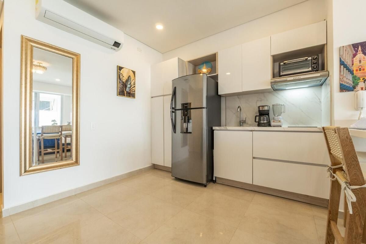 Cb Lujoso Apartasuit -vista Al Mar-linda Piscina-cerca Al Aeropuerto Cartagena