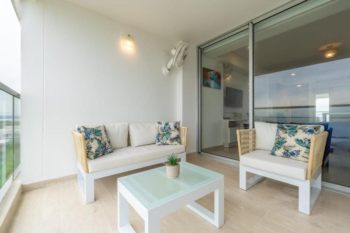 Cb Lujoso Apartasuit -vista Al Mar-linda Piscina-cerca Al Aeropuerto Apartment *