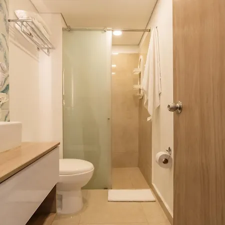 Cb Lujoso Apartasuit -vista Al Mar-linda Piscina-cerca Al Aeropuerto * Cartagena