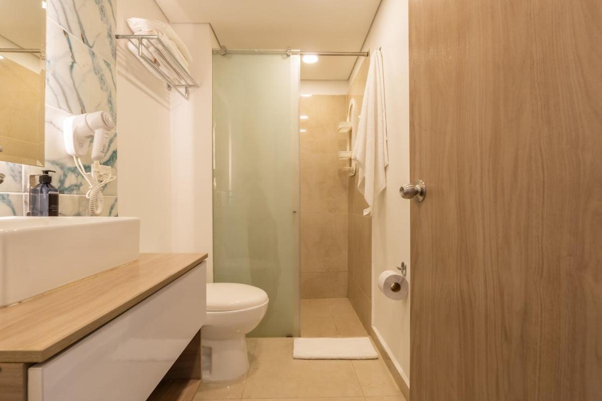 Cb Lujoso Apartasuit -vista Al Mar-linda Piscina-cerca Al Aeropuerto * Cartagena